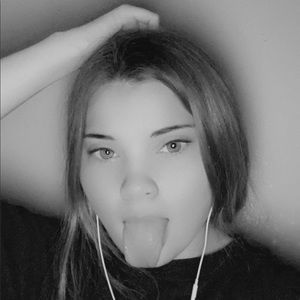 Meet your Posher, Adrianna